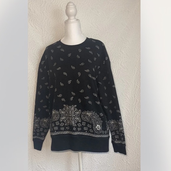 ZARA Women’s Crewneck Sweatshirt Black Bandanna Paisley Print Size Small - Picture 3 of 12